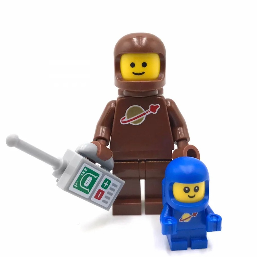 Lego #71037: Brown Astronaut and Spacebaby. CMF. Collectible Minifigures.